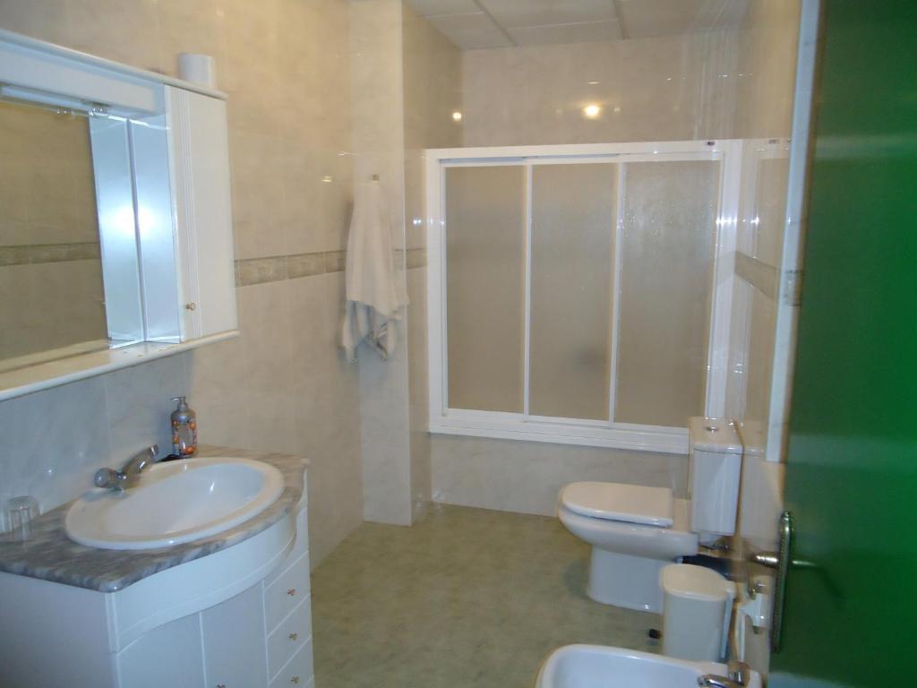 Hostal Los Claveles Baena Cameră foto